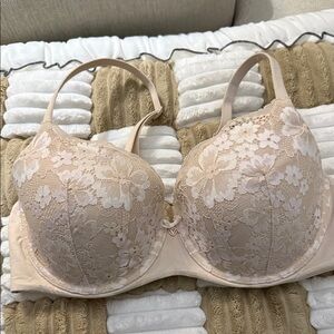 Victoria’s Secret all over lace lightly lined Demi